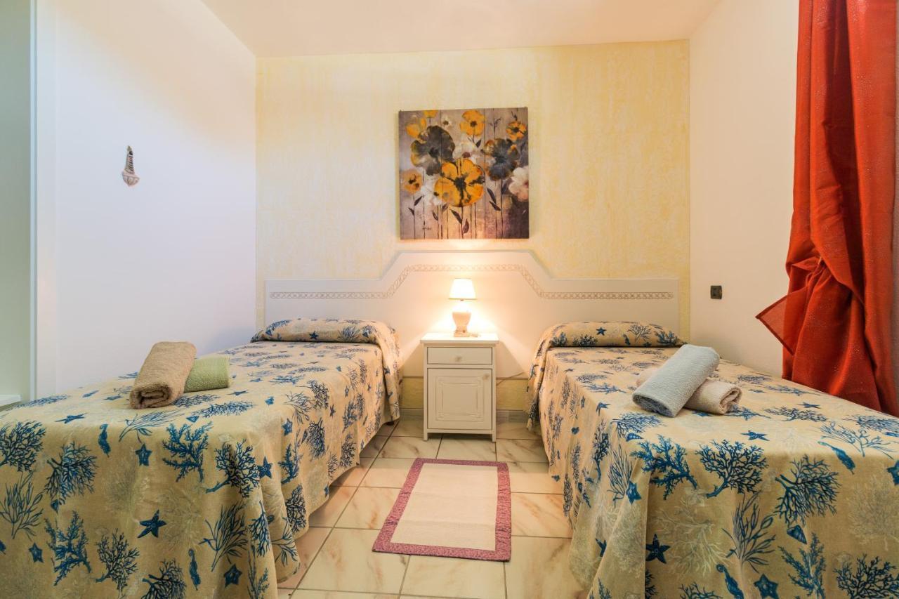 Vacanze A Villa Orosei Bagian luar foto